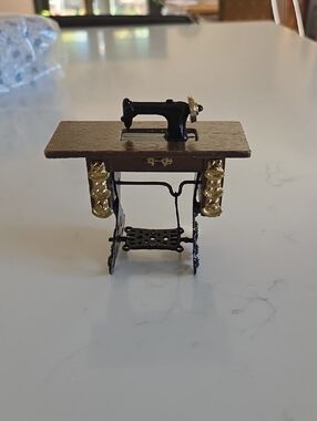 Vintage Chadwick Miller Minature Old Fashion Sewing Machine Doll House